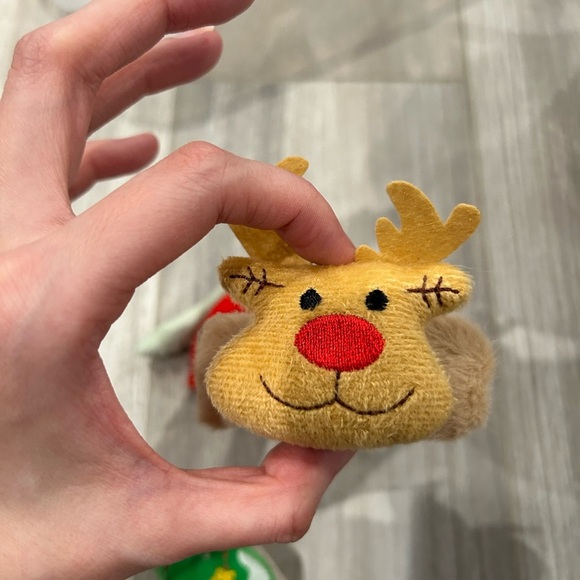 Cute Christmas fluffy hair clips - Set of 4 - Picture 6 of 8